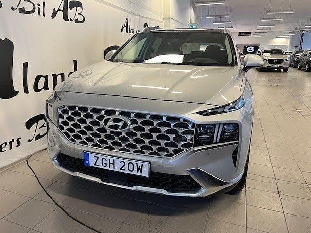 Grå Begagnad 2021 Hyundai Santa Fe Advanced SUV | 395 000 kr (Marknadspris) - Bild 1/4
