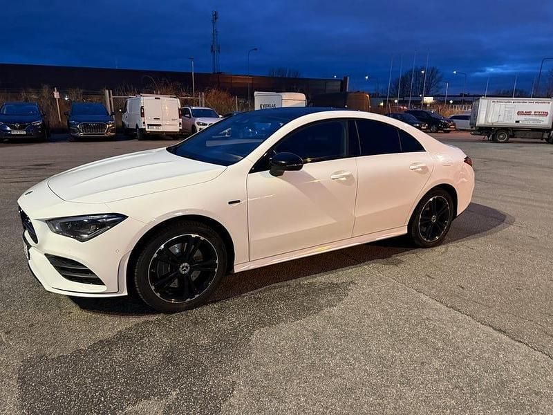 Polarvit solid (lu149) Begagnad 2021 Mercedes CLA250 Sedan | 329 000 kr (Marknadspris) - Bild 1/4