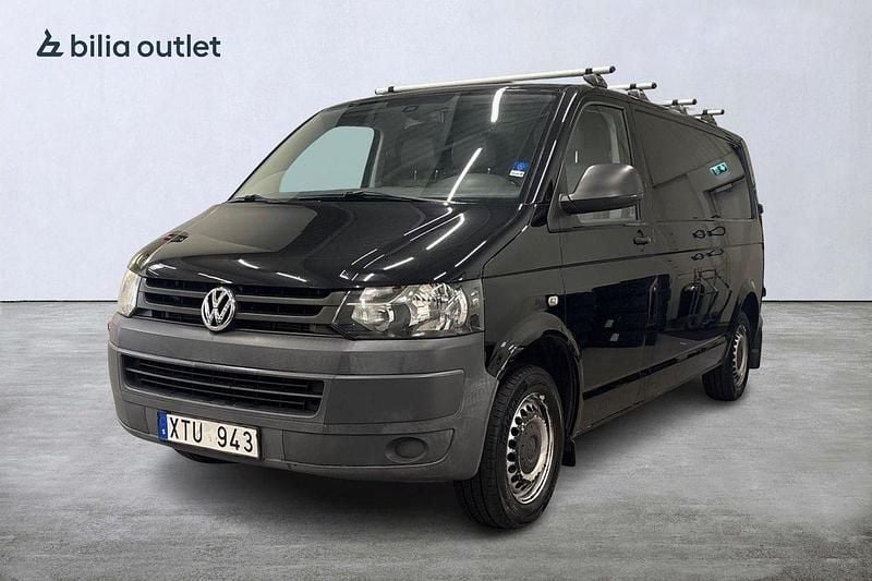 Svart Begagnad 2013 VW T5 Van | 106 250 kr (Marknadspris) - Bild 1/4