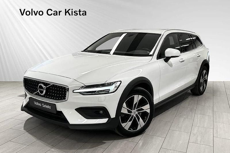 Vit Begagnad 2021 Volvo V60 CC Kombi | 334 900 kr (Marknadspris) - Bild 1/2