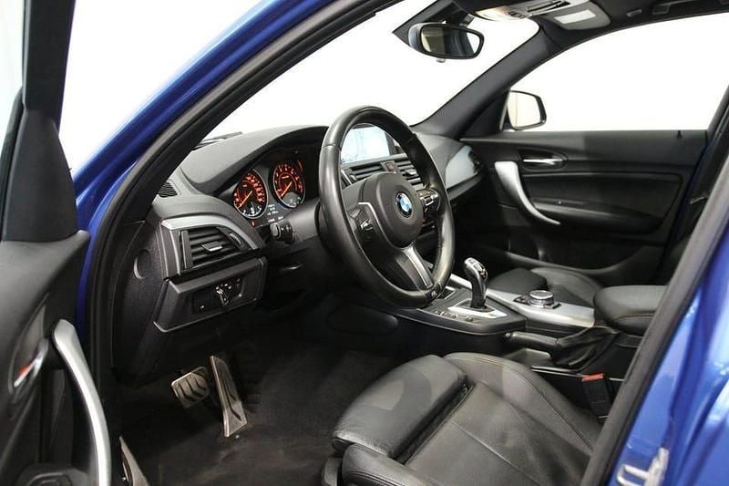 Begagnad BMW M135 M Sport 326 HK (239 kW) 2016 Blå Halvkombi