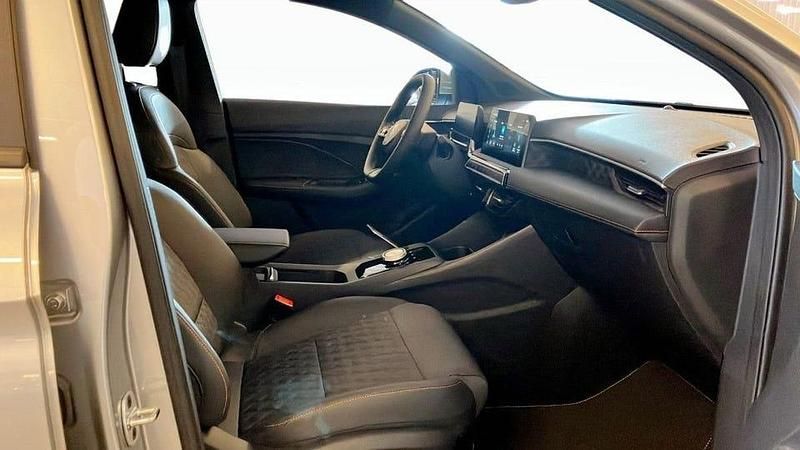 Begagnad MG MG3 Luxury 102 HK (75 kW) 2024 Grå (grey) Halvkombi