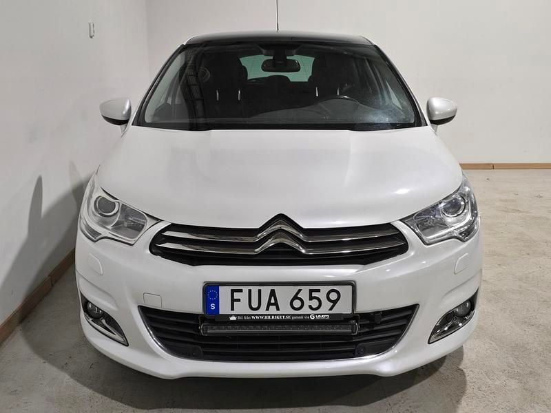 Begagnad Citroën C4 120 HK (88 kW) 2015 Vit Halvkombi