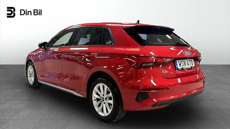 Begagnad Audi A3 Sportback Proline 150 HK (110 kW) 2022 Röd Halvkombi