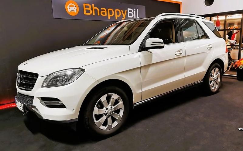 Vit Begagnad 2013 Mercedes ML350 SUV | 149 899 kr - Bild 1/4
