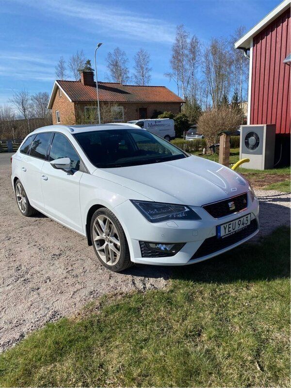 Vit Begagnad 2016 Seat Leon ST FR Kombi | 140 000 kr (Bra pris) - Bild 1/4