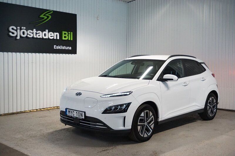 Vit Begagnad 2022 Hyundai Kona Essential SUV | 184 900 kr (Superpris) - Bild 1/4