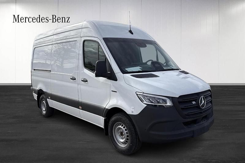 Begagnad Mercedes E-Sprinter 11 kW (15 HK) 2024 Van