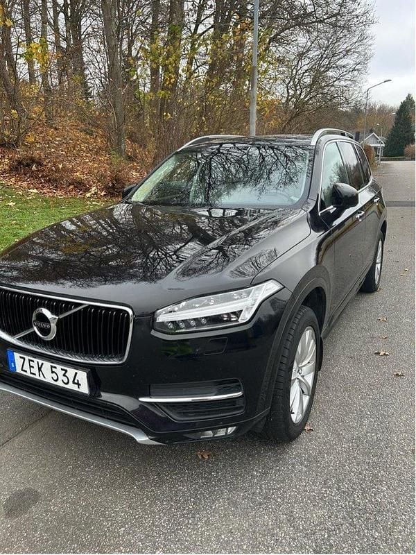 Svart Begagnad 2018 Volvo XC90 Momentum SUV | 300 000 kr (Marknadspris) - Bild 1/4