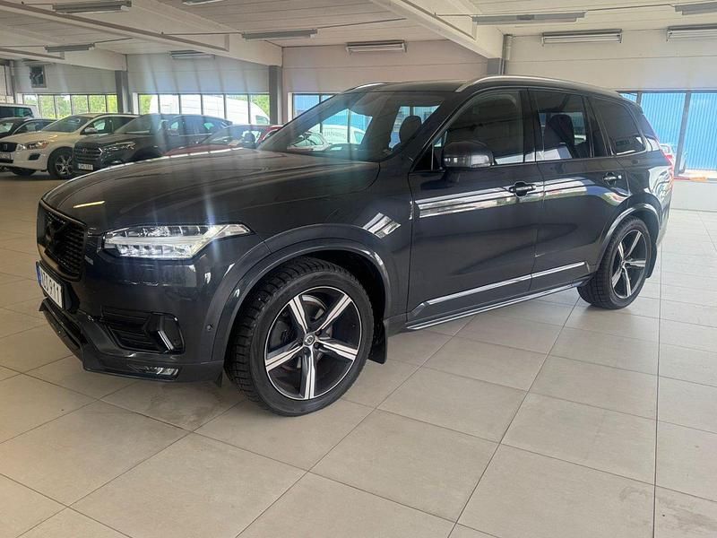 Grå Begagnad 2017 Volvo XC90 R-Design SUV | 406 300 kr (Bra pris) - Bild 1/4