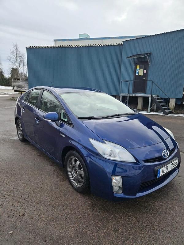 Begagnad Toyota Prius 136 HK (100 kW) 2010 Halvkombi