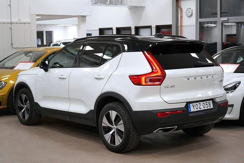 Begagnad Volvo XC40 R-Design 190 HK (139 kW) 2018 Vit SUV