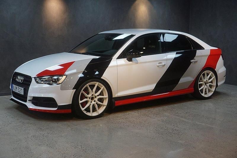 Svart Begagnad 2016 Audi S3 Sedan | 349 900 kr (Dyr) - Bild 1/4