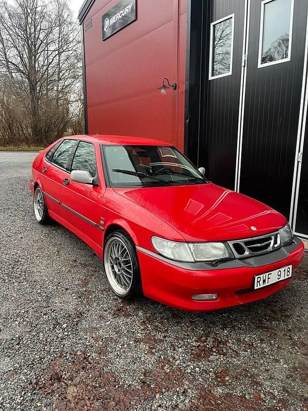 Begagnad 2001 Saab 9-3 Halvkombi | 17 000 kr (Marknadspris) - Bild 1/4