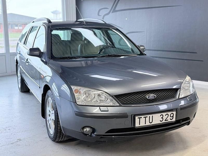 Grå Begagnad 2002 Ford Mondeo Kombi | 24 900 kr (Marknadspris) - Bild 1/3