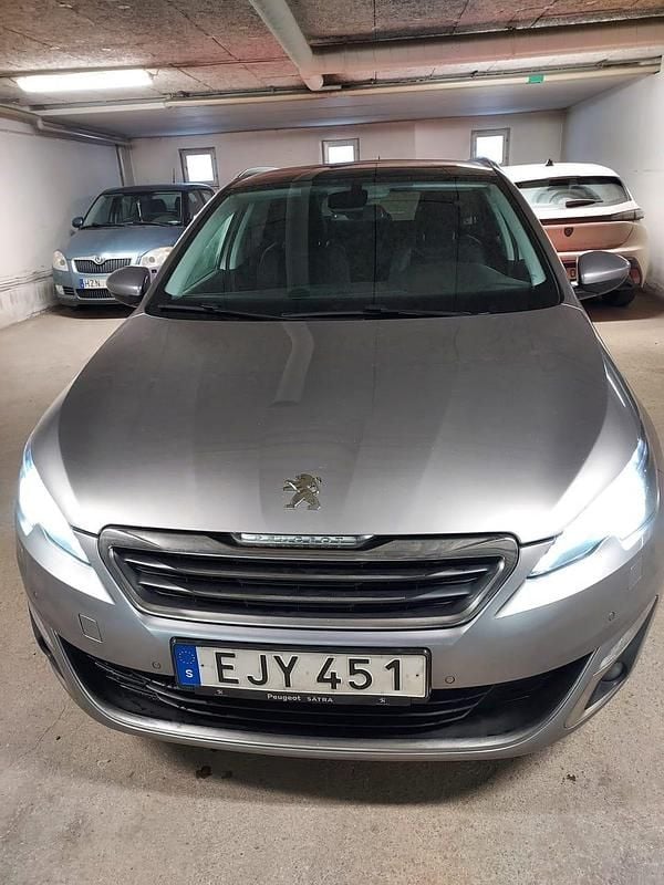 Begagnad Peugeot 308 SW 116 HK (85 kW) 2014 Grey metallic Kombi