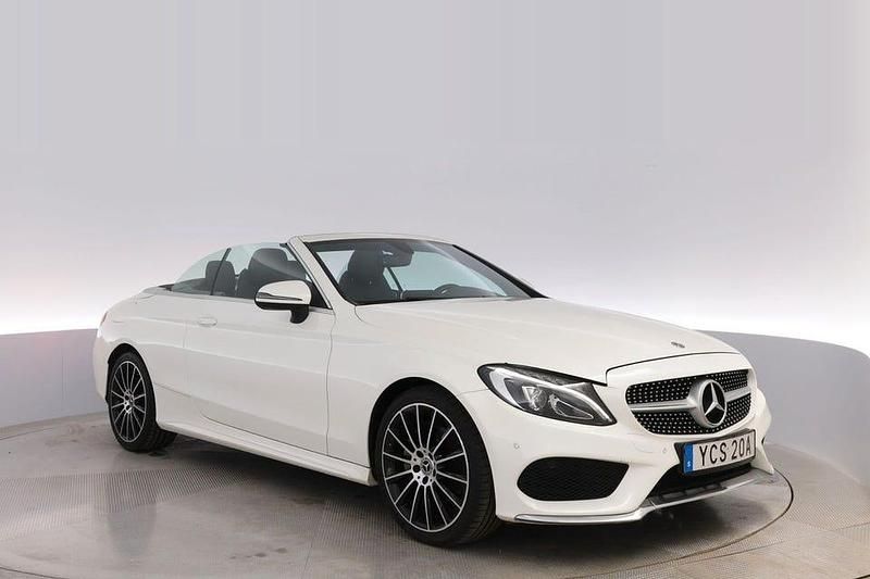 Vit Begagnad 2017 Mercedes C200 AMG line Cab | 315 000 kr (Marknadspris) - Bild 1/4