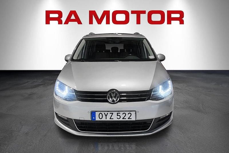 Begagnad VW Sharan 150 HK (110 kW) 2016 Silver Minibuss