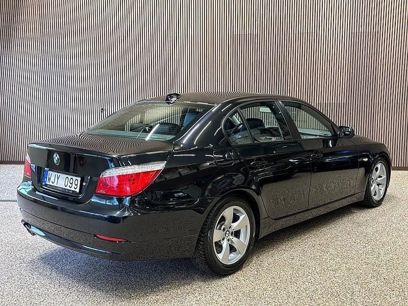 Begagnad BMW 550 367 HK (269 kW) 2007 Svart Sedan