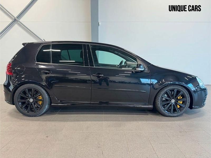 Begagnad VW Golf VI R 251 HK (184 kW) 2008 Svart Halvkombi