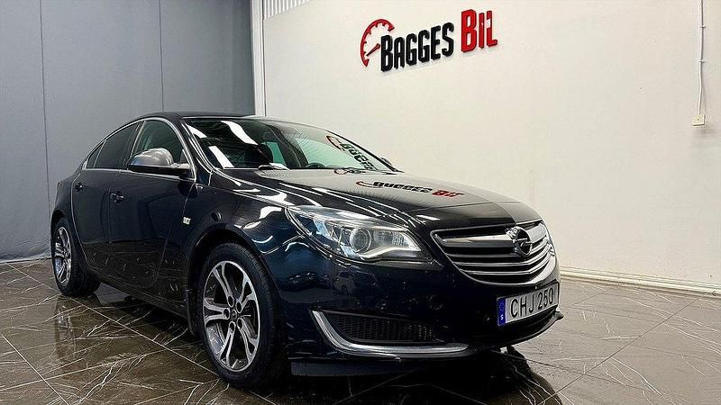 Svart Begagnad 2015 Opel Insignia Business Sedan | 79 900 kr (Dyr) - Bild 1/4