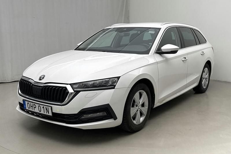 Vit Begagnad 2021 Skoda Octavia | 150 000 kr (Superpris) - Bild 1/4