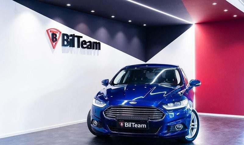 Blå Begagnad 2017 Ford Mondeo Titanium Kombi | 99 900 kr (Bra pris) - Bild 1/4