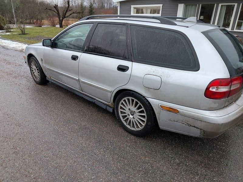 Begagnad Volvo V40 163 HK (119 kW) 2004 Kombi