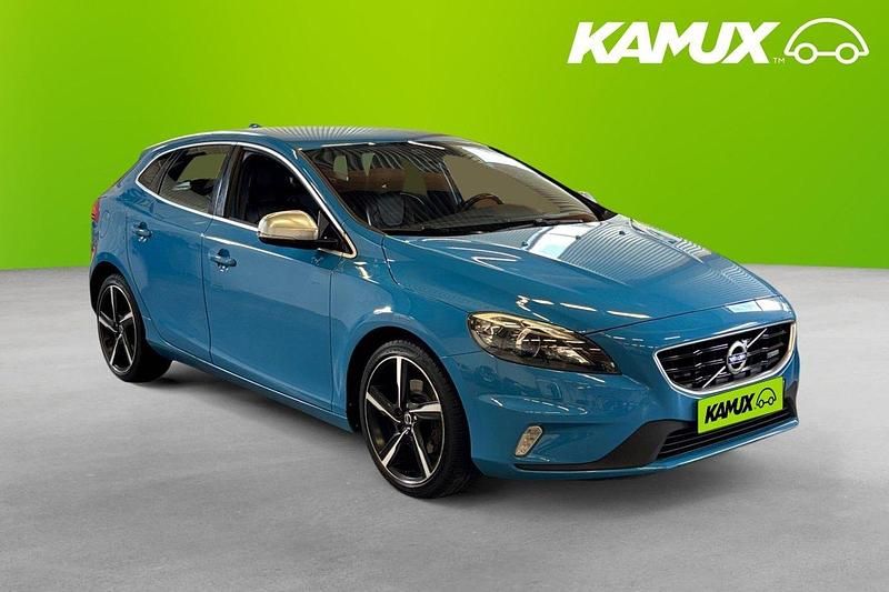 Blå Begagnad 2014 Volvo V40 R-Design Kombi | 159 800 kr (Marknadspris) - Bild 1/3