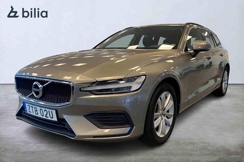 Grå Begagnad 2022 Volvo V60 Kombi | 329 000 kr (Marknadspris) - Bild 1/1