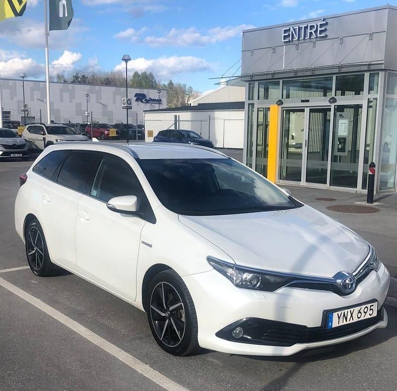 Begagnad Toyota Auris Touring Sports 136 HK (100 kW) 2017 Kombi