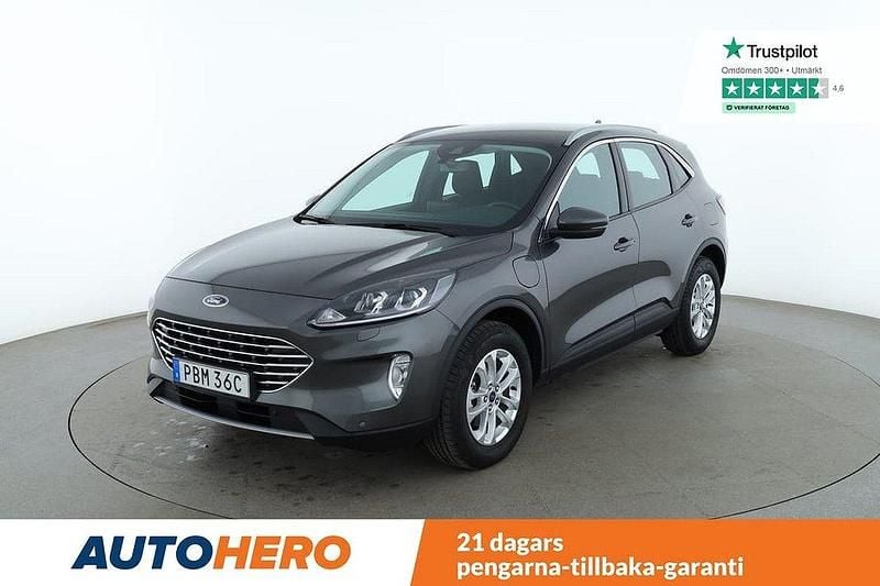 Grå Begagnad 2022 Ford Kuga Titanium SUV | 265 000 kr (Marknadspris) - Bild 1/4