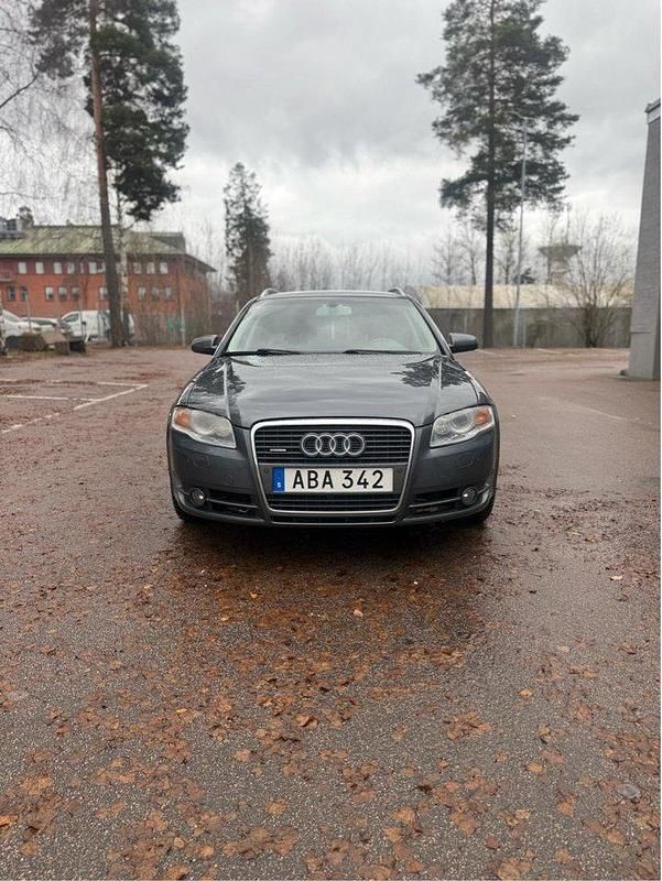 Grå Begagnad 2006 Audi A4 Comfort Kombi | 41 000 kr (Marknadspris) - Bild 1/4