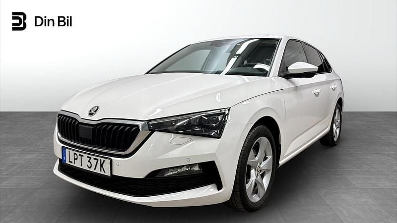 Vit Begagnad 2022 Skoda Scala Style Halvkombi | 206 900 kr (Marknadspris) - Bild 1/4