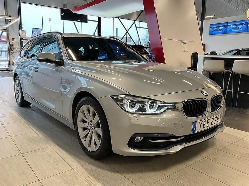 Begagnad BMW 318 Sport Line 150 HK (110 kW) 2016 Silver Kombi