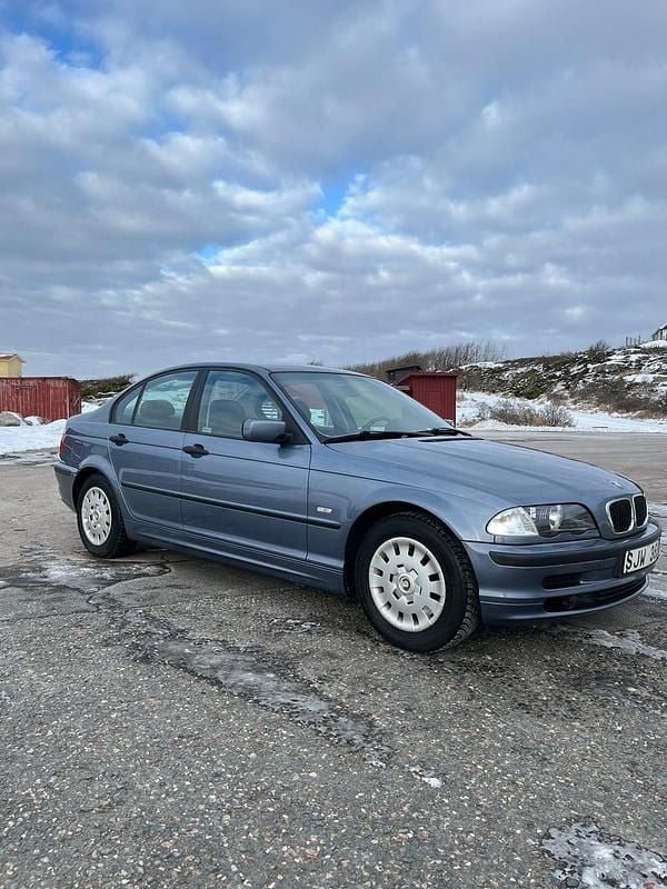 Begagnad BMW 316 105 HK (77 kW) 2001