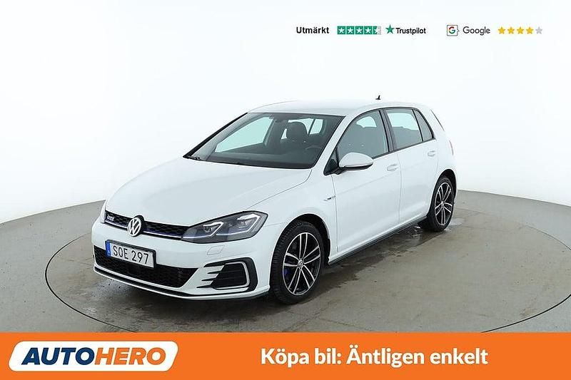 Vit Begagnad 2017 VW Golf VII GTE Halvkombi | 161 000 kr (Marknadspris) - Bild 1/4