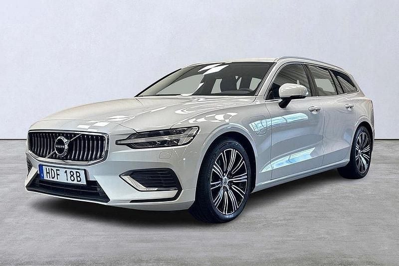 Vit Begagnad 2021 Volvo V60 Inscription Kombi | 295 000 kr (Bra pris) - Bild 1/4