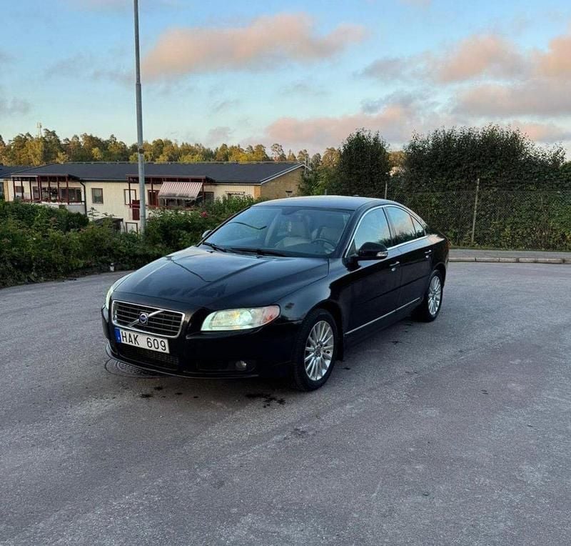 Svart Begagnad 2008 Volvo S80 Sedan | 38 000 kr (Bra pris) - Bild 1/4