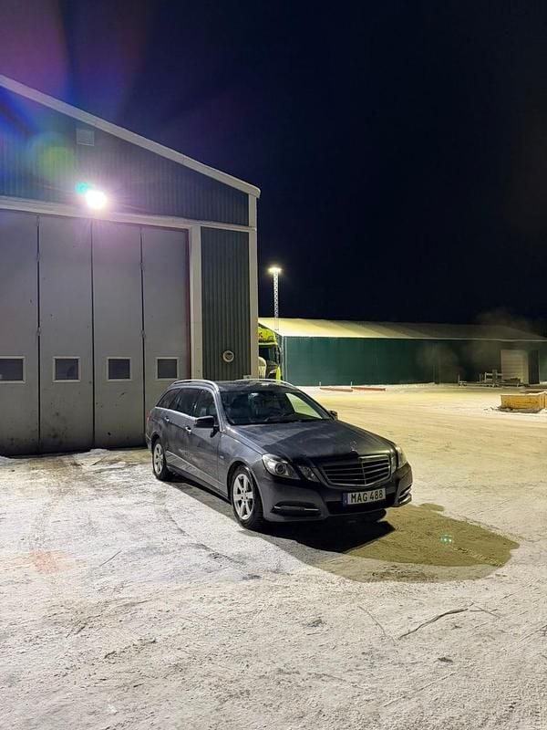 Begagnad 2011 Mercedes E220 Kombi | 105 000 kr (Marknadspris) - Bild 1/2