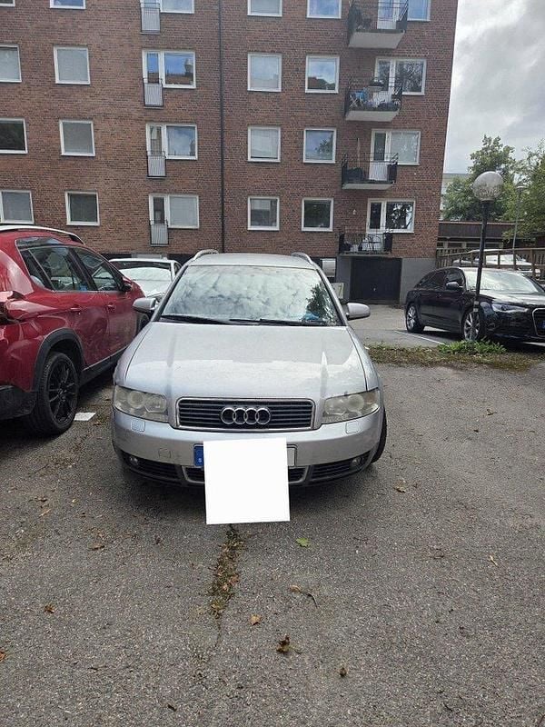 Silver Begagnad 2003 Audi A4 Comfort Kombi | 5 000 kr (Superpris) - Bild 1/3