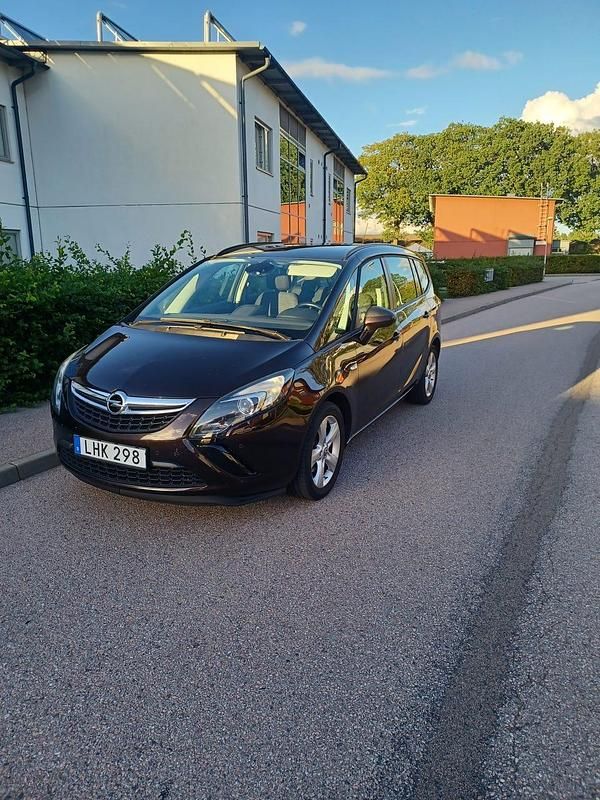 Begagnad 2015 Opel Zafira Tourer Minibuss | 72 500 kr (Superpris) - Bild 1/2