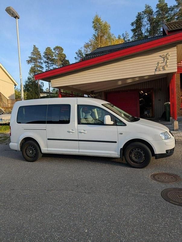 Vit Begagnad 2010 VW Caddy Maxi Minibuss | 175 000 kr - Bild 1/4