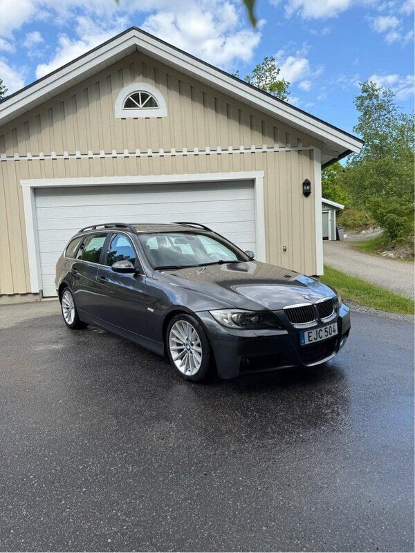 Grå Begagnad 2008 BMW 325 Comfort Edition Kombi | 90 000 kr (Lite dyr) - Bild 1/4