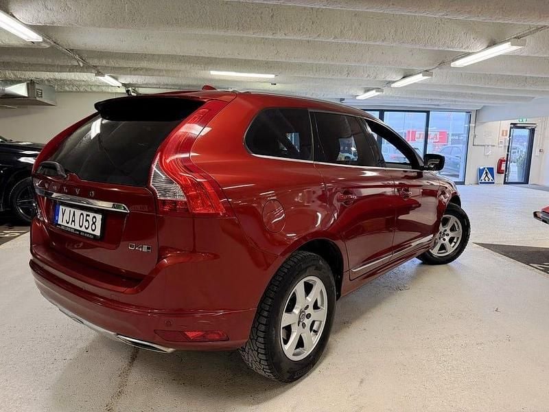 Begagnad Volvo XC60 Standard 190 HK (139 kW) 2017 Flamenco röd SUV