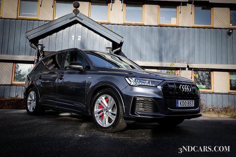 Grå Begagnad 2020 Audi Q7 S-Line SUV | 589 900 kr (Marknadspris) - Bild 1/4