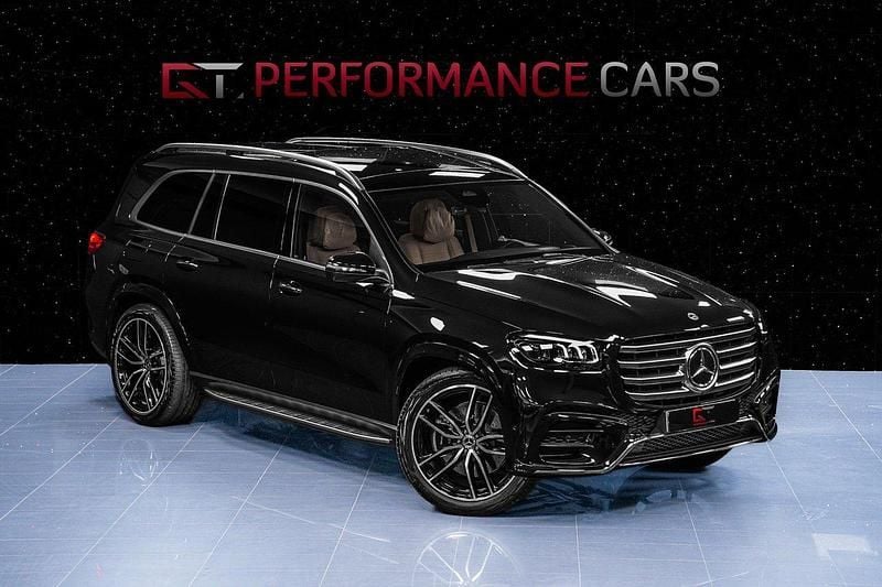 Obsidian black metallic Begagnad 2025 Mercedes GLS450 Premium Plus SUV | 1 319 900 kr (Marknadspris) - Bild 1/3