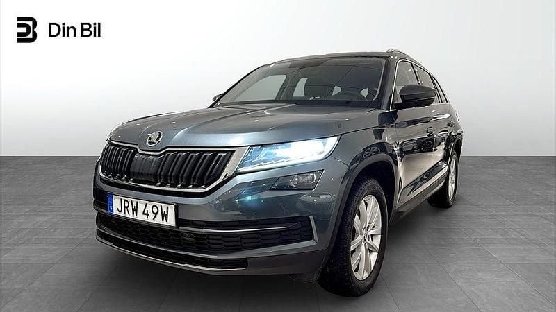 Grå Begagnad 2020 Skoda Kodiaq Business Line SUV | 334 900 kr (Marknadspris) - Bild 1/4
