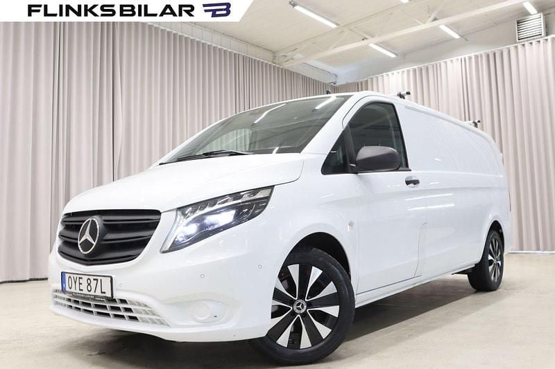 Vit Begagnad 2023 Mercedes Vito Minibuss | 409 900 kr (Lite dyr) - Bild 1/4