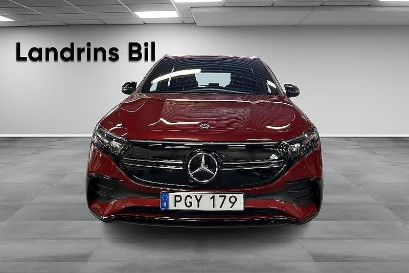 Begagnad Mercedes EQA250 AMG line 140 kW (191 HK) 2023 Röd SUV